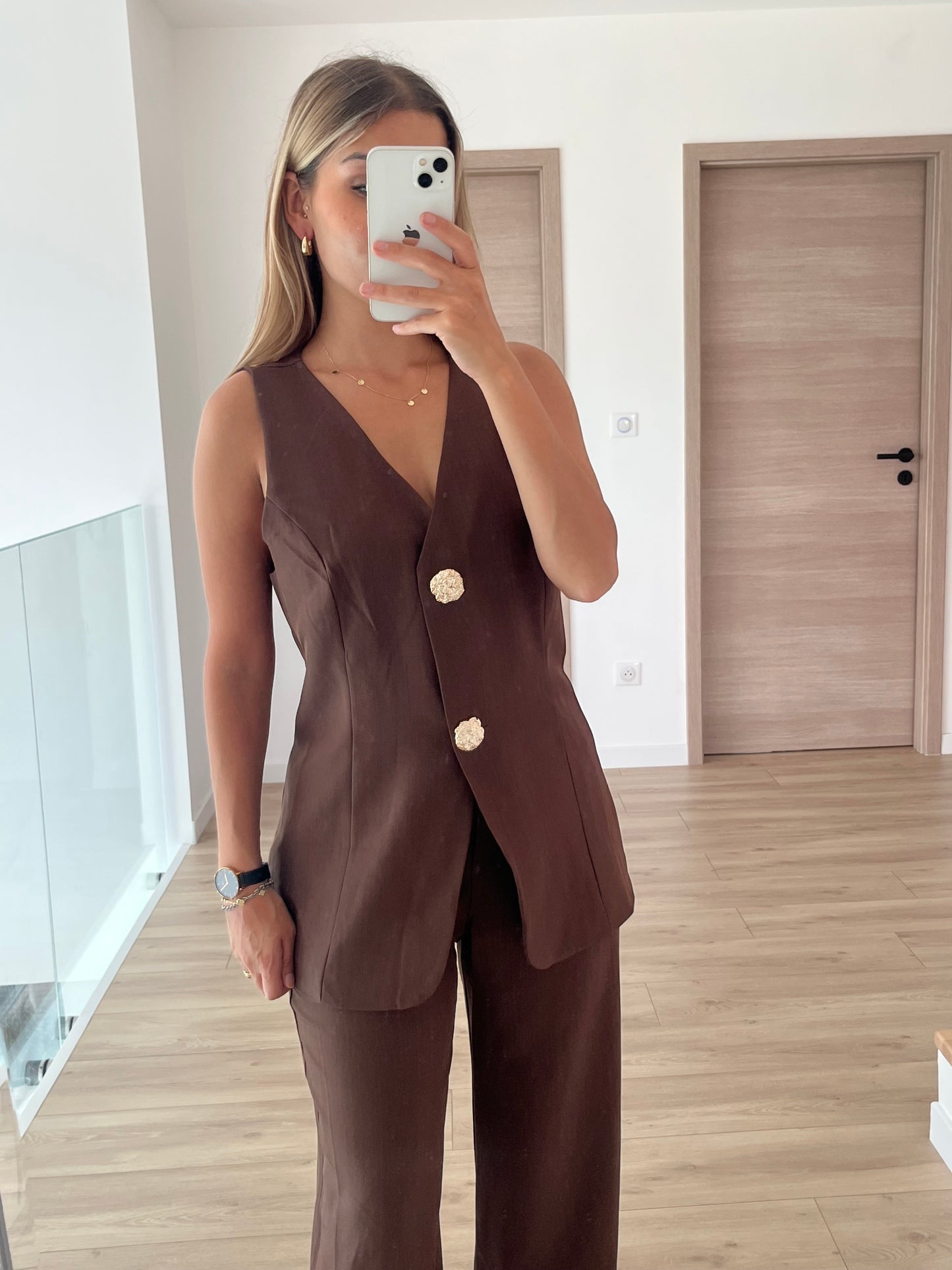 Ensemble brun