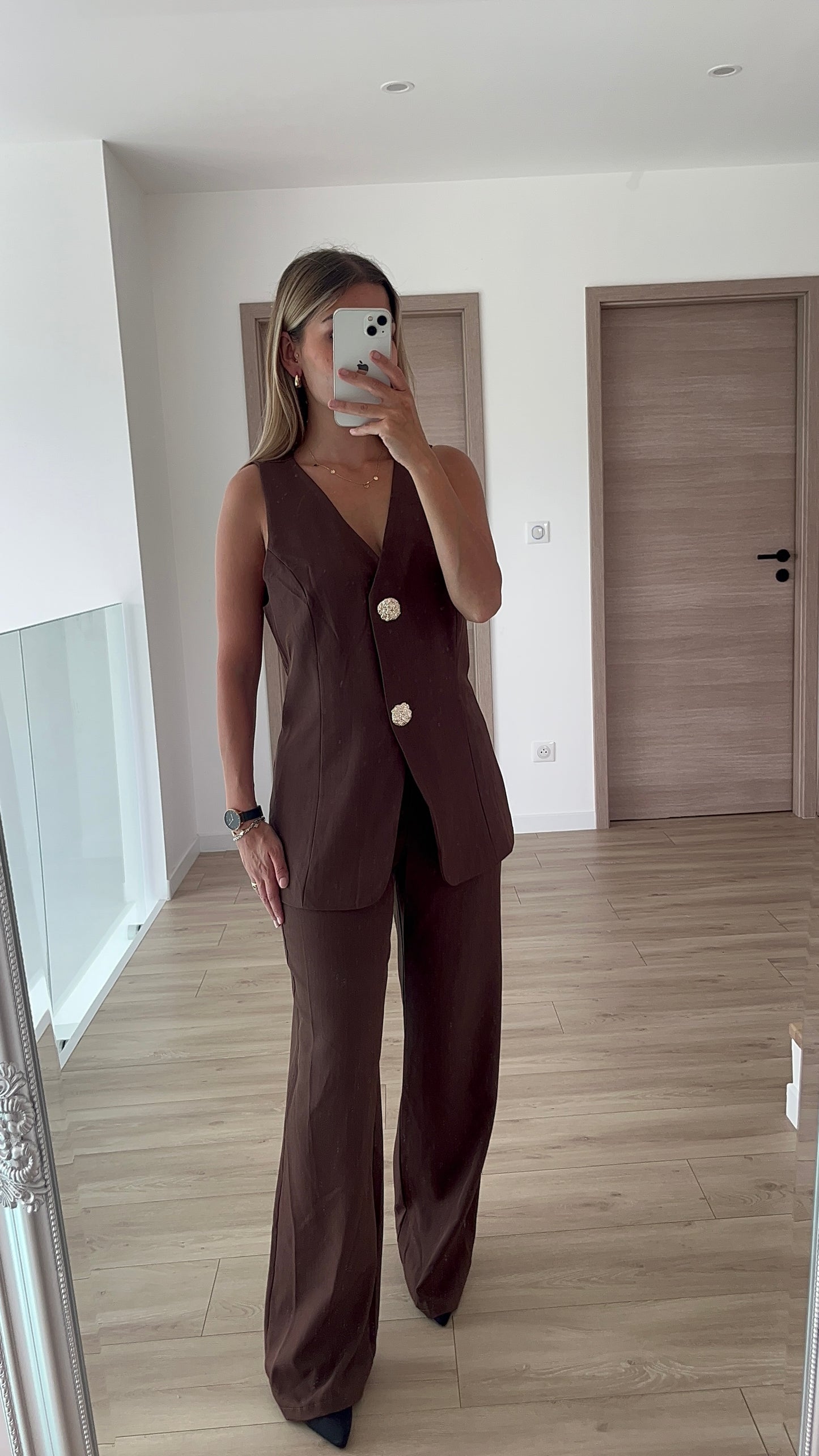 Ensemble brun