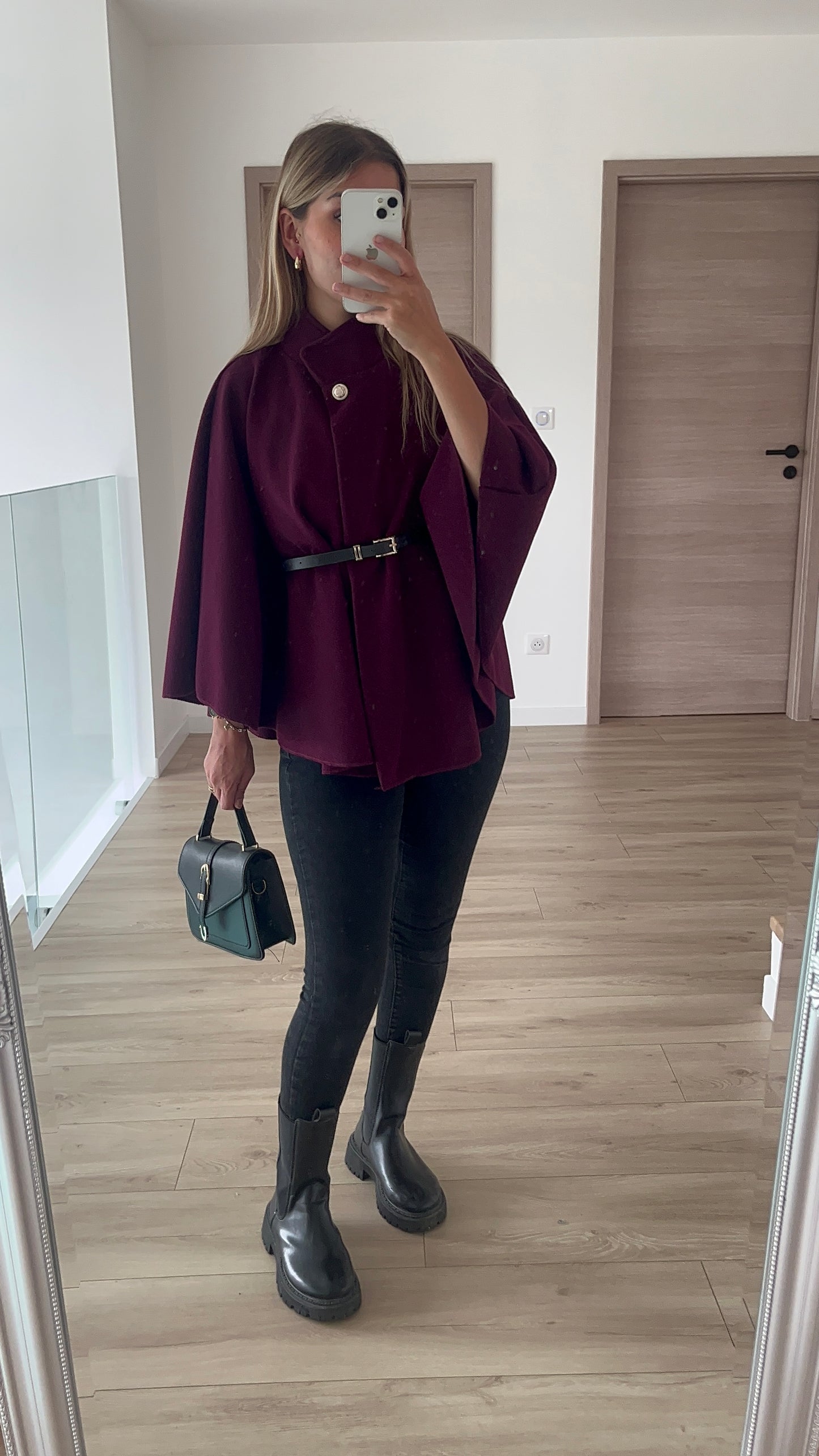 Cape bordeaux