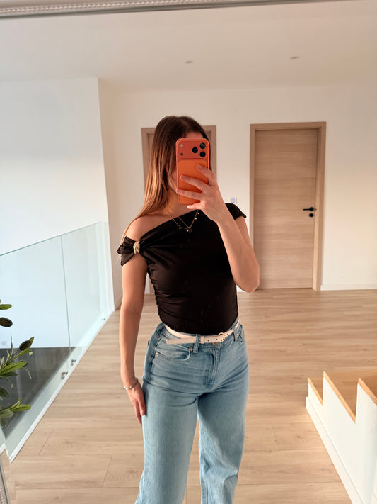 Haut avec détail manche