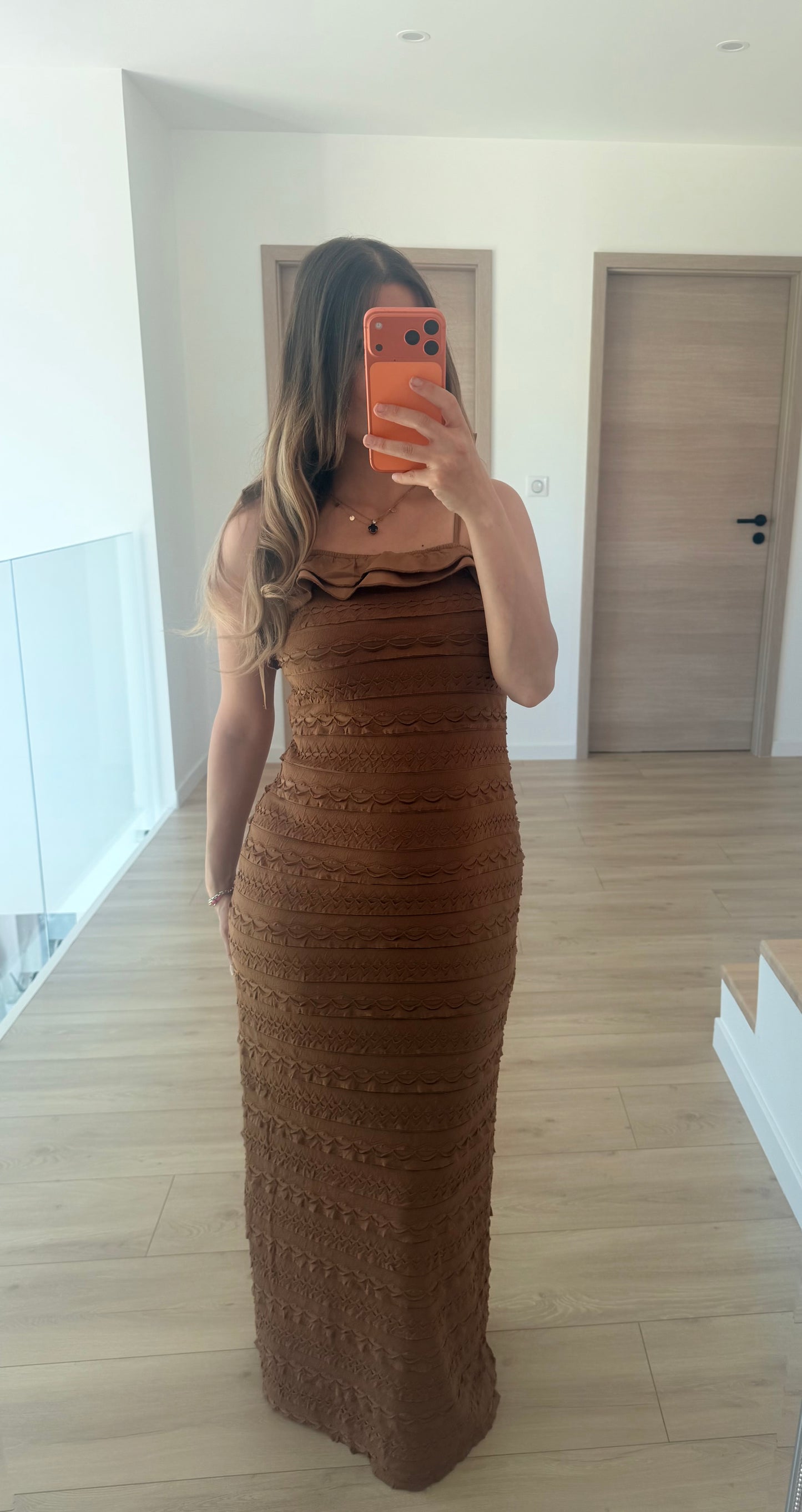 Robe à froufrou