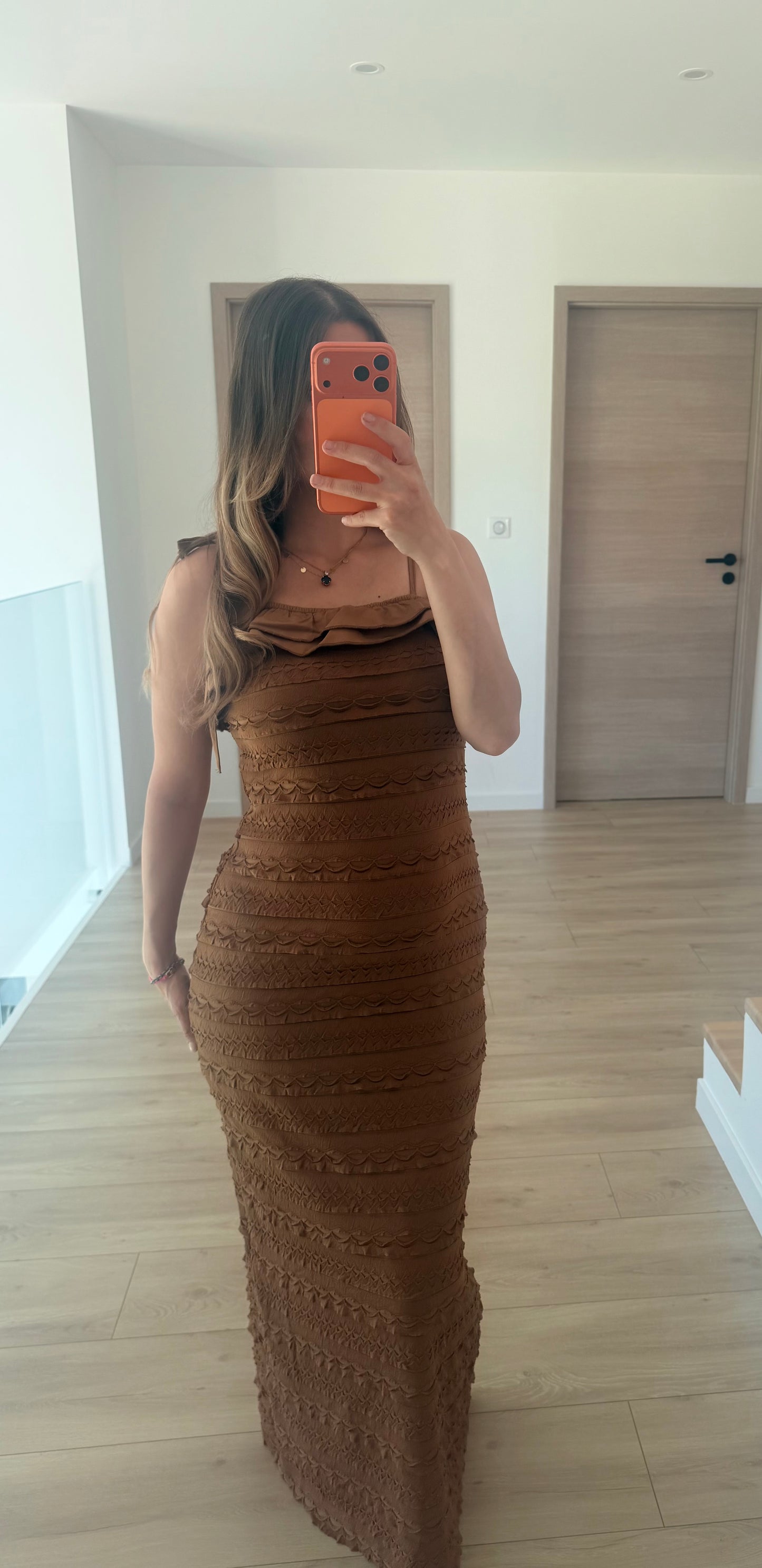 Robe à froufrou