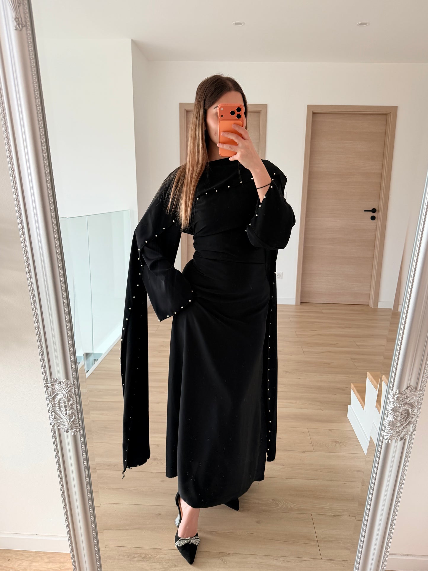 Abaya noir détail perle