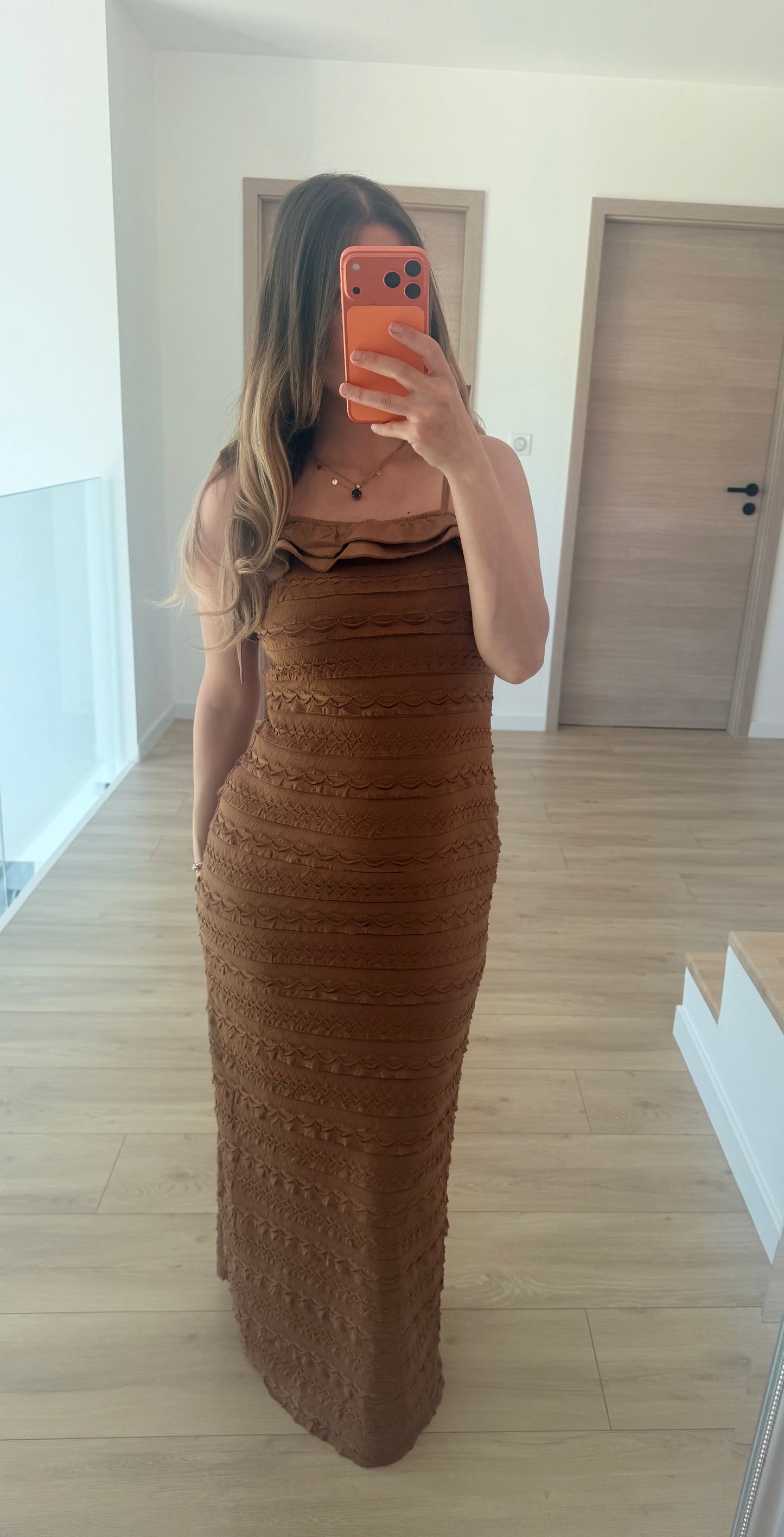 Robe à froufrou